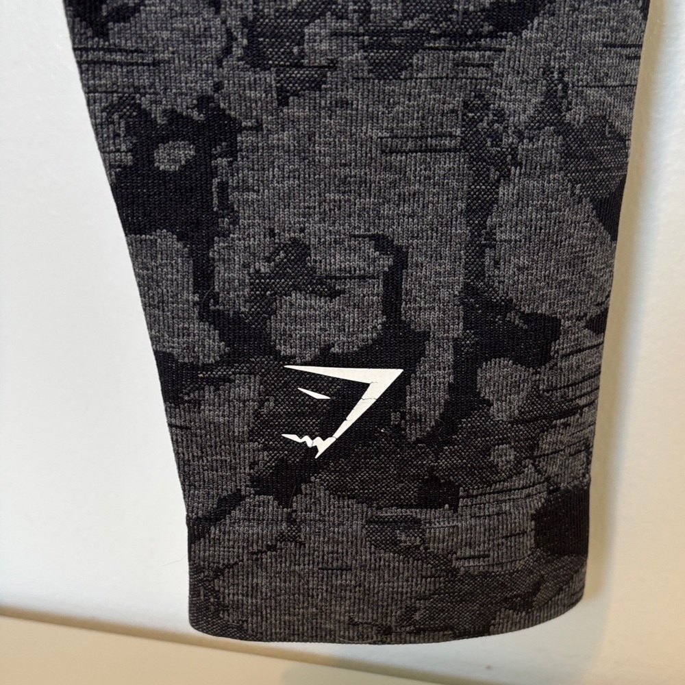 Gymshark Black Patterned Leggings - Picture 3 of 6